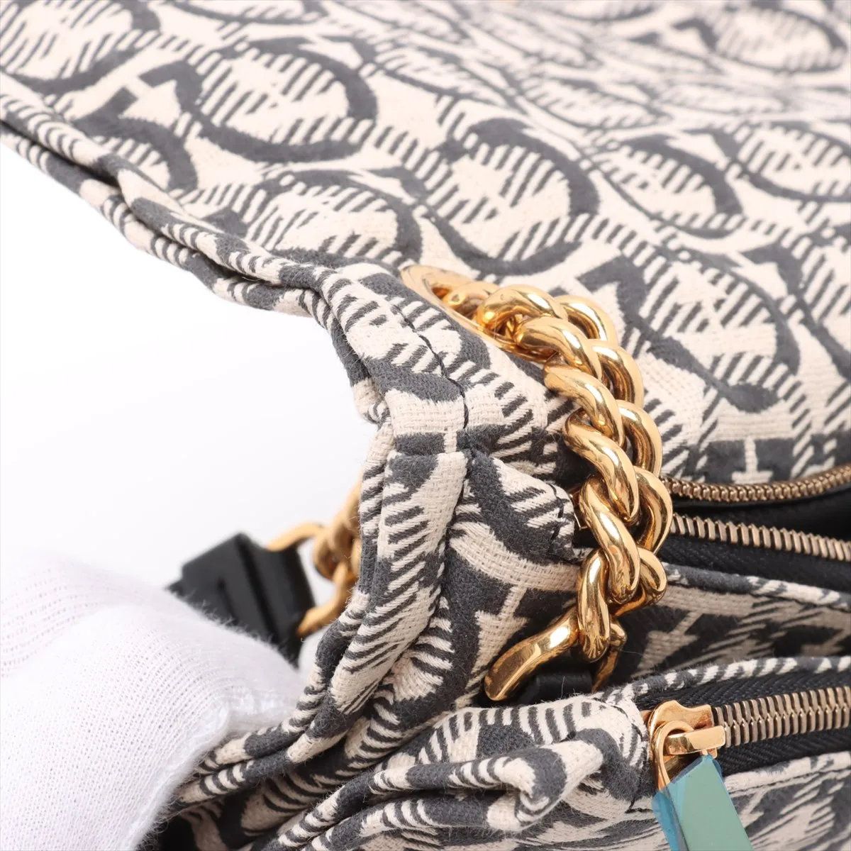 極美品 サルヴァトーレフェラガモ ガンチーニ チェーン ショルダー