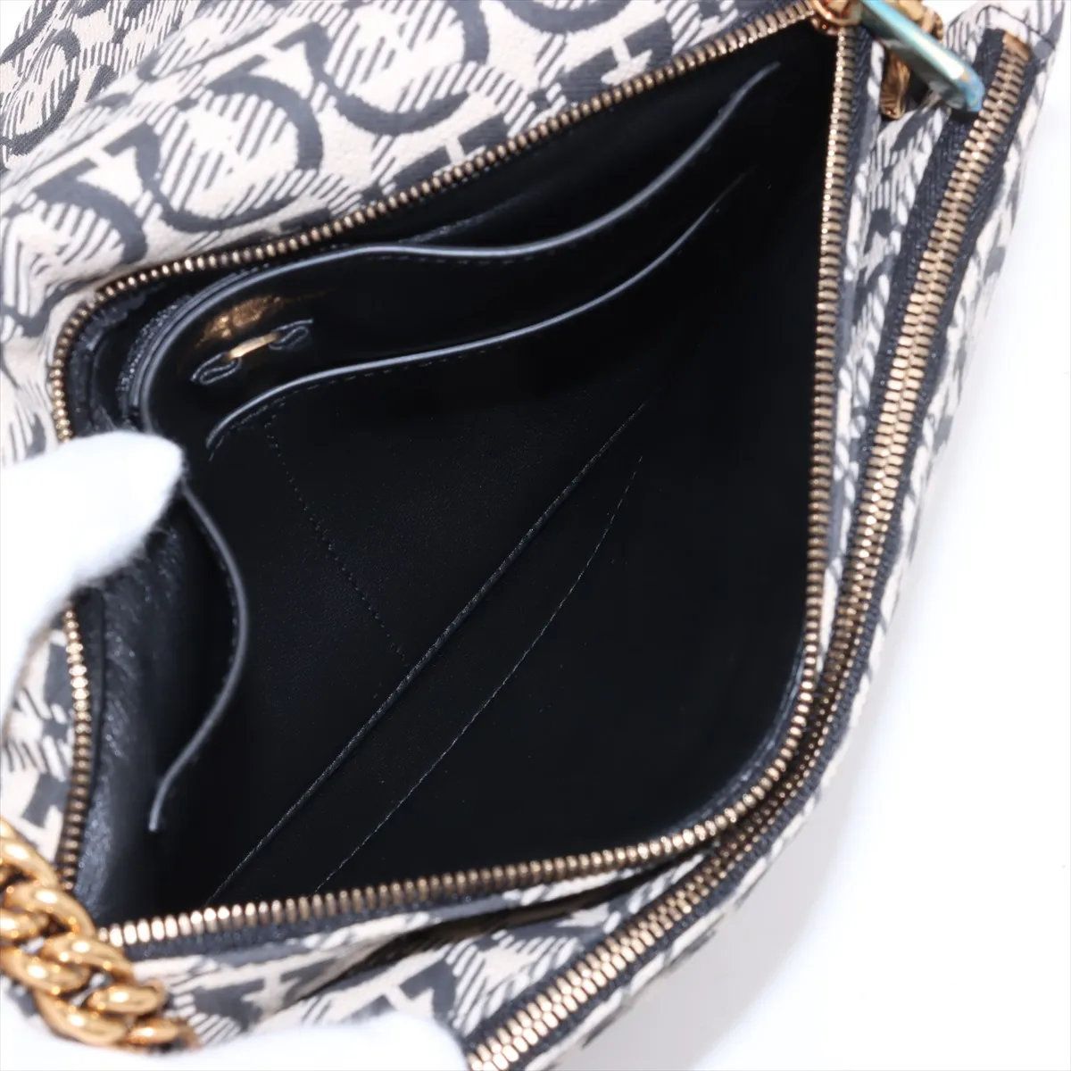 極美品 サルヴァトーレフェラガモ ガンチーニ チェーン ショルダー