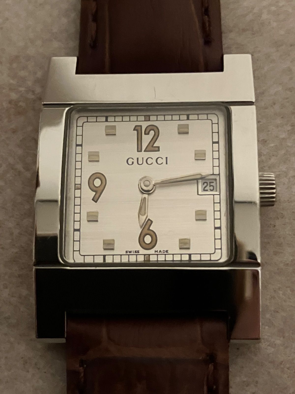 値下げ GUCCI アナログクォーツ 腕時計 ※電池、革ベルト新品交換済