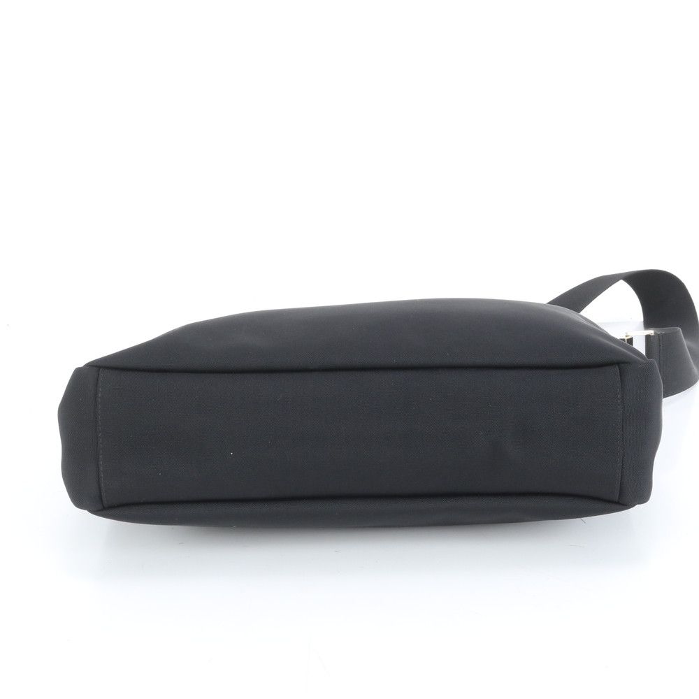 極美品 グッチ レザー ショルダーバッグ 斜め掛け メッセンジャー 019