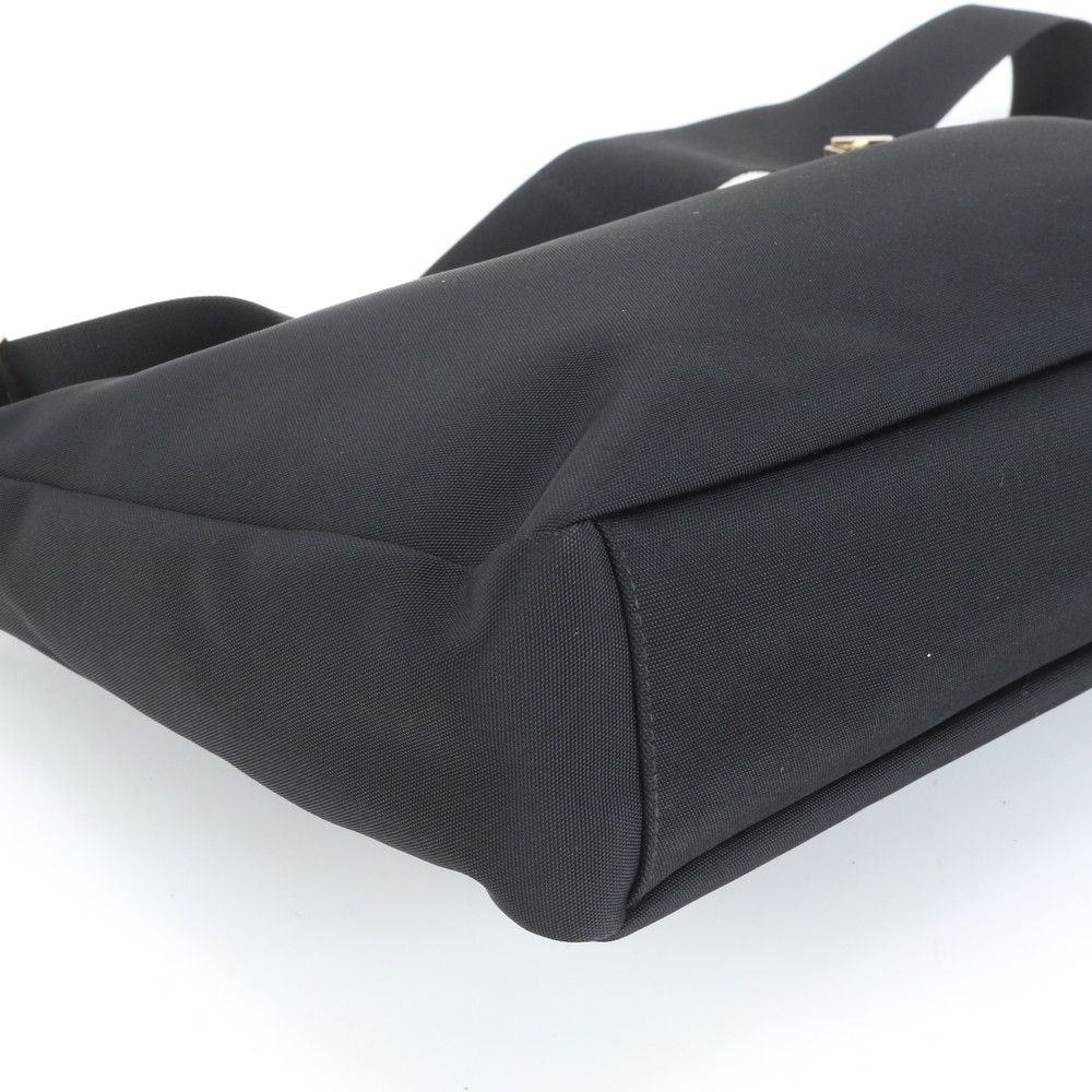 極美品 グッチ レザー ショルダーバッグ 斜め掛け メッセンジャー 019