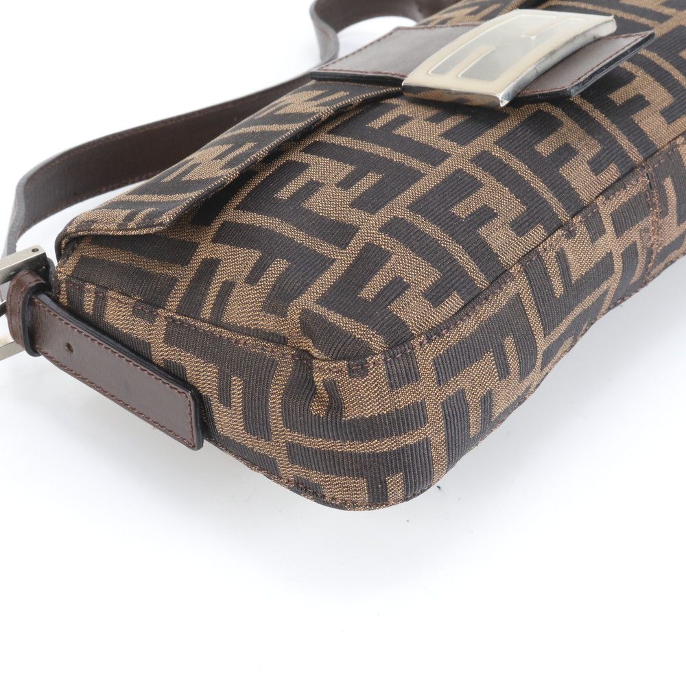 極美品 フェンディ ズッカ マンマ バゲット 26424 レザー ショルダー