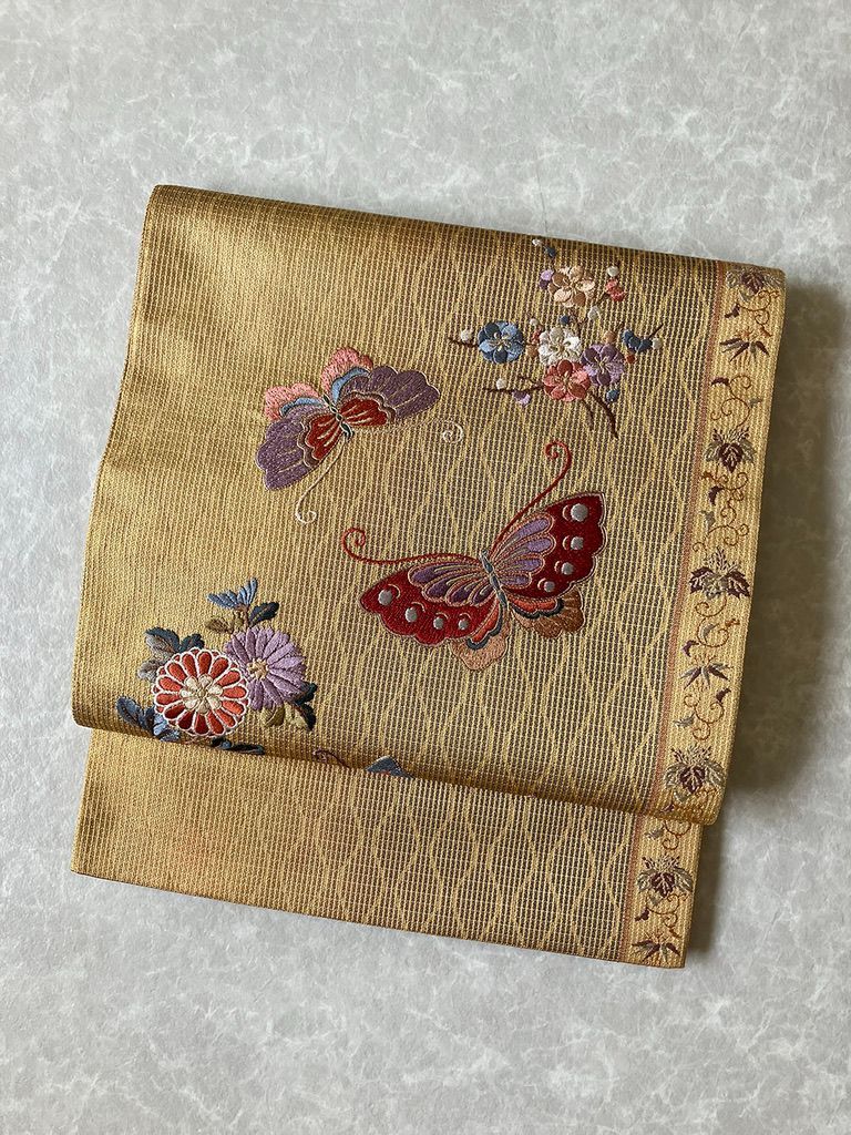 袋帯】金地 蝶花文様 六通柄 唐織風［RO027］ - メルカリ