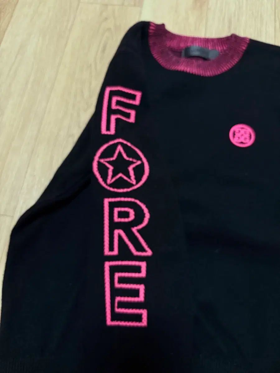 G FORE(ジーフォア) ブラック ニット セーター ピンク POINT - メルカリ