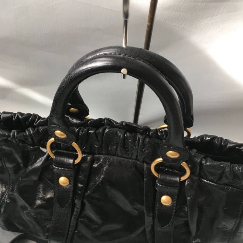 miumiミュウミュウVITELLO LUX2wayレザー ショルダーバッグ miumiu(ミュウミュウ) VITELLO LUX マテラッセ 2WAY レザー ショルダー