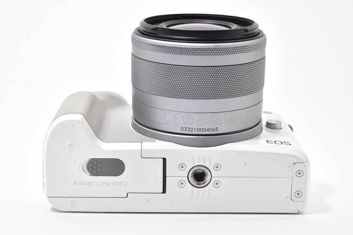美品 EOS Kiss M ボディ ホワイト + EF-M 15-45mm F3.5-6.3 IS STM