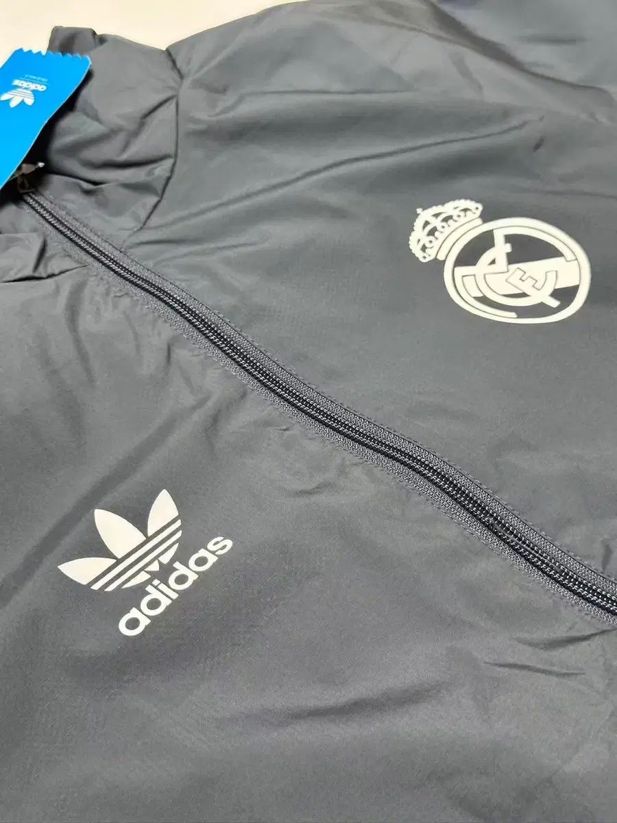 アディダス レアルマドリード ウィンドブレーカー グレー - メルカリ
