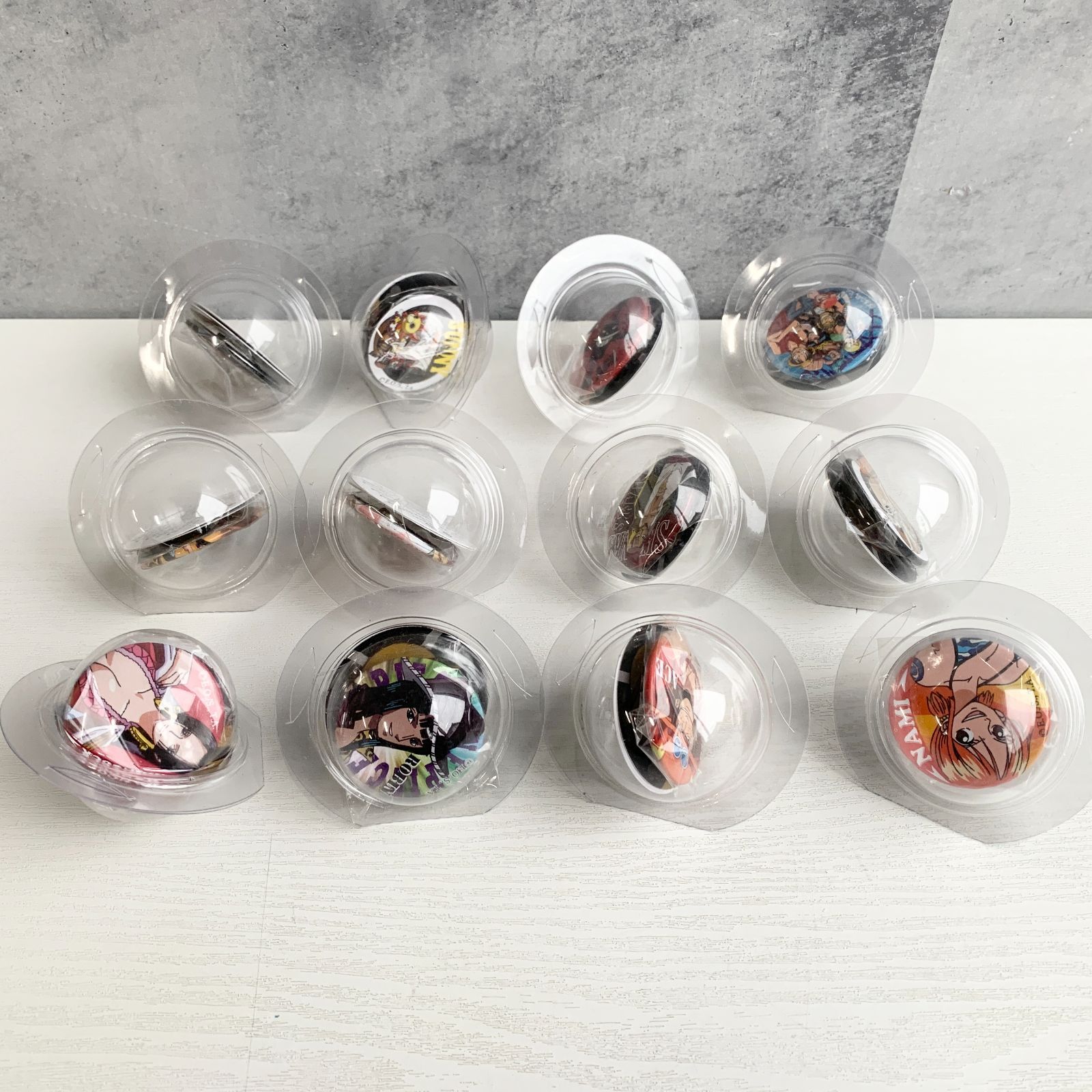 ワンピース 台湾 限定 缶バッジ ワンピース 缶バッジ 12個セット 台湾限定 初期 - メルカリ