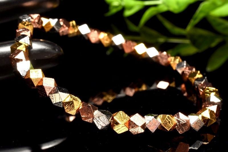 1点物】宇宙からの贈り物 アルタイ隕石(メテオライト) 4mm キューブ