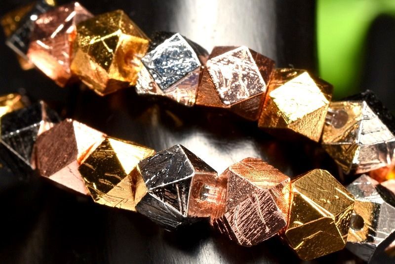 1点物】宇宙からの贈り物 アルタイ隕石(メテオライト) 4mm キューブ