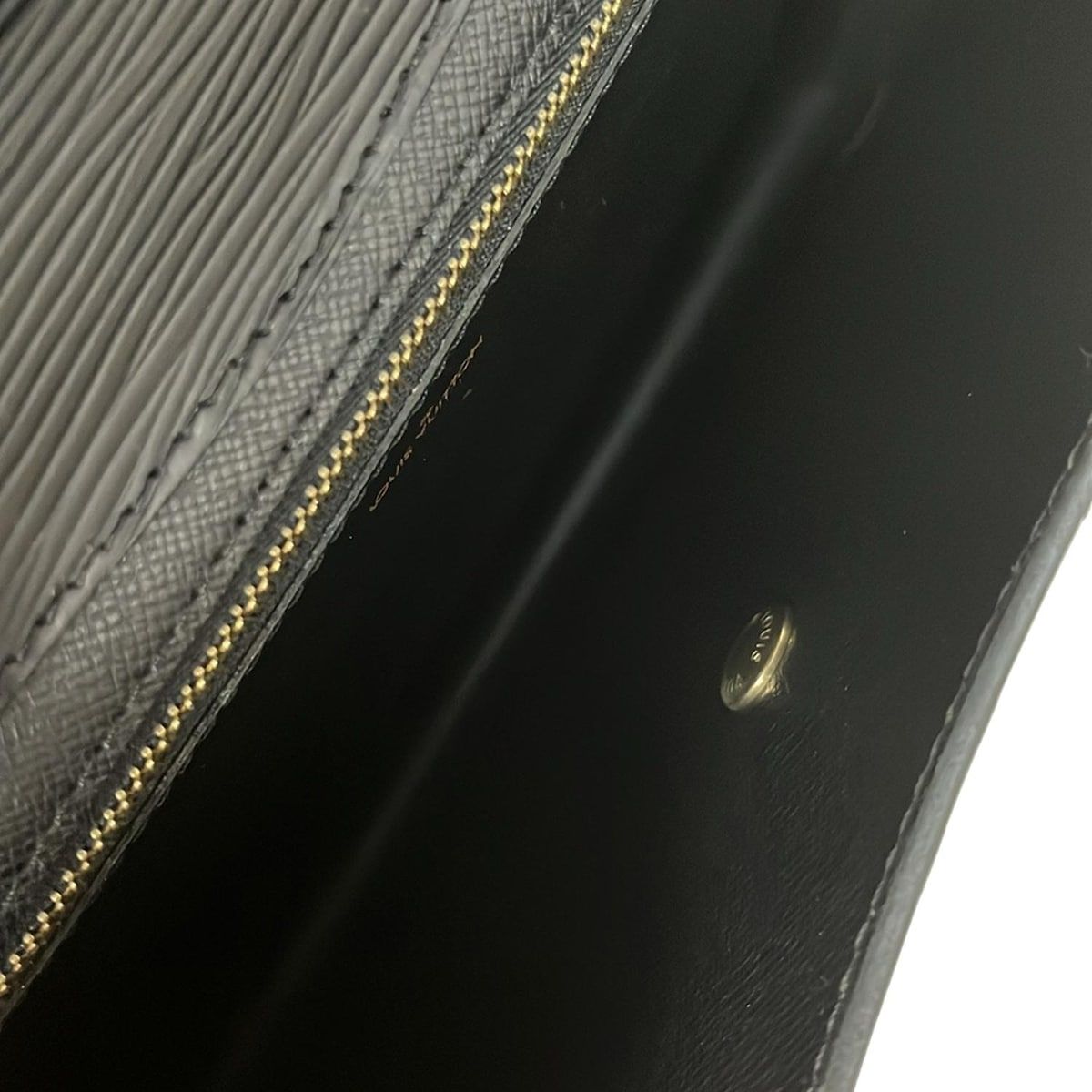 LOUIS VUITTON(ルイヴィトン) クラッチバッグ エピ モンテーニュ27