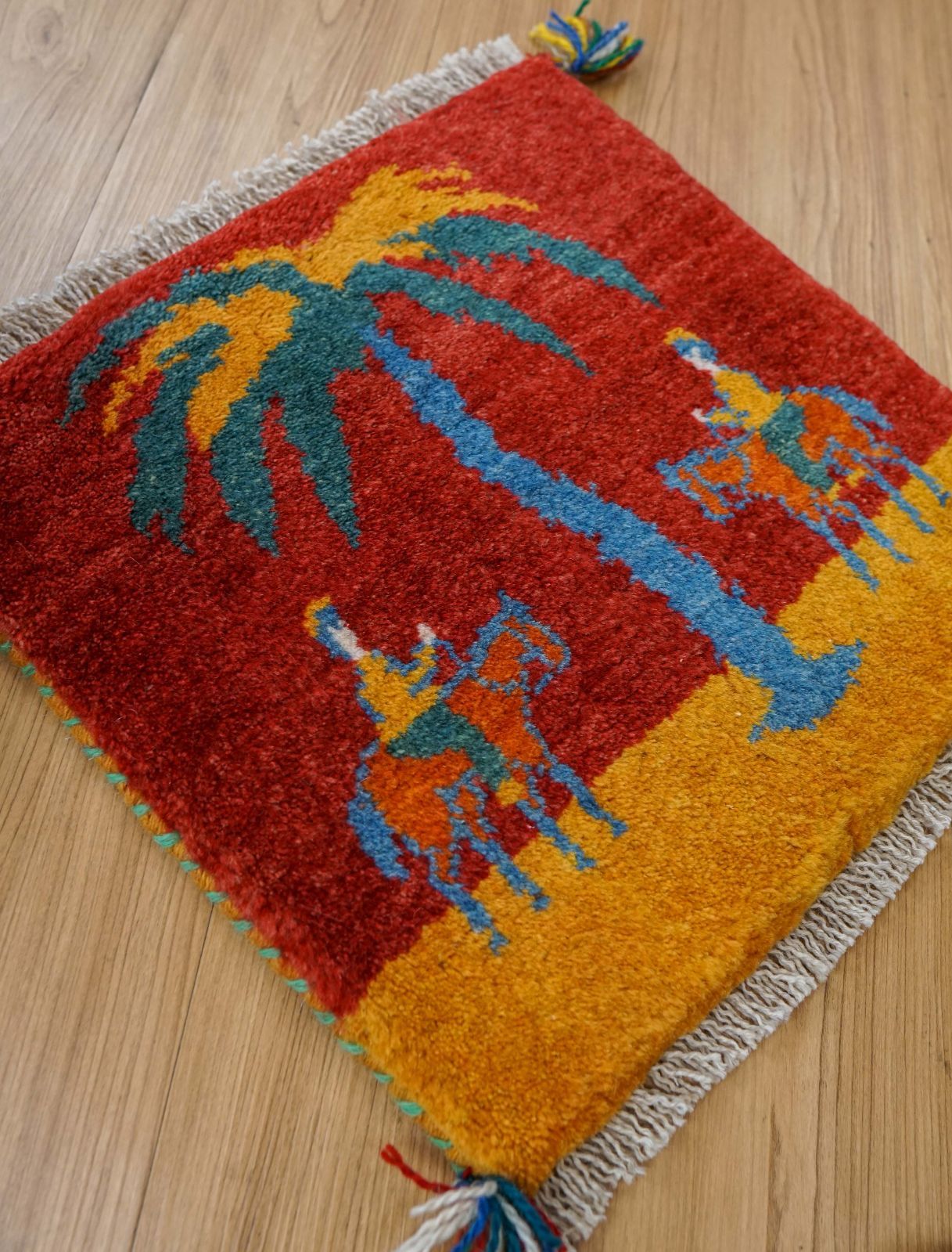 130×80cm ペルシャ絨毯 手織り ギャッベ アマレ族 ギャベ 130×80cm ペルシャ絨毯 手織り ギャッベ アマレ族 ギャベ