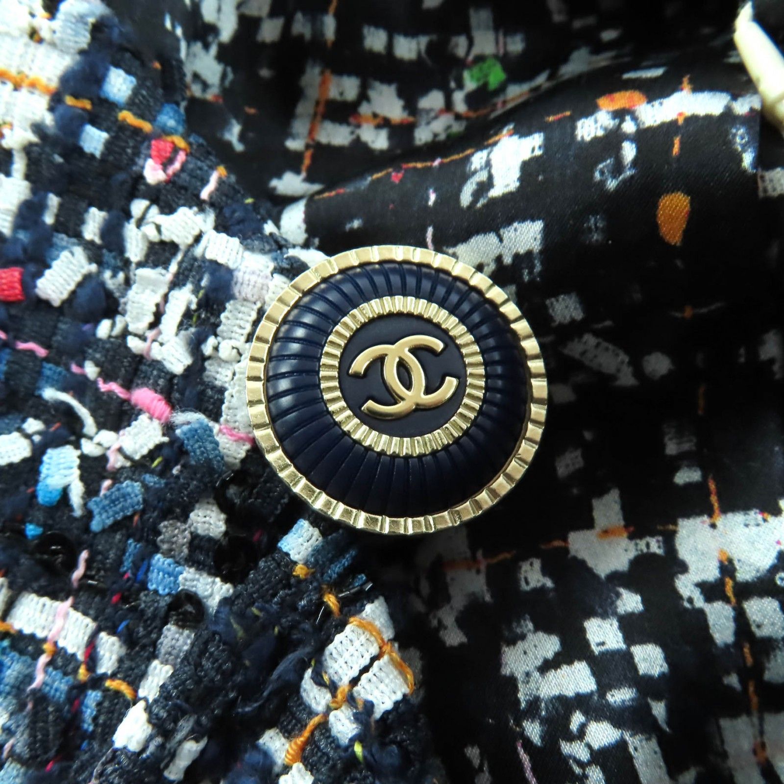 未使用品☆CHANEL シャネル P62686 裏地シルク100％ ココマークボタン