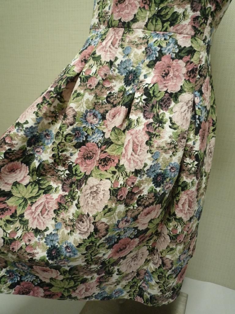 新品タグ付き エムズグレイシー ワンピース 40 ジャガード織り地 総花