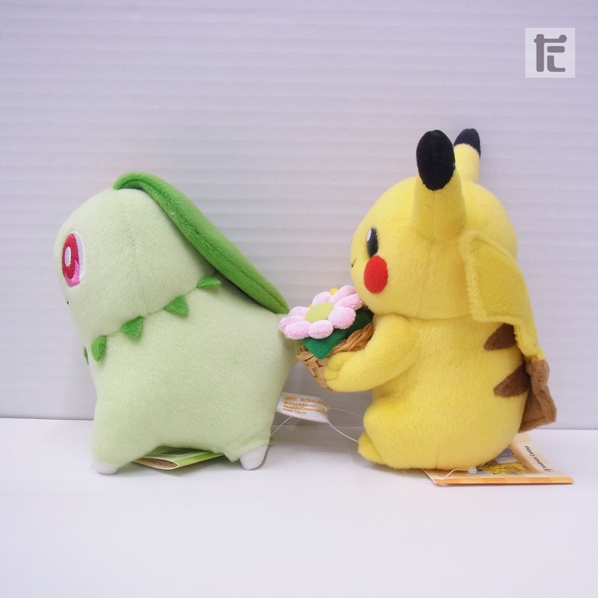 ピカチュウ チコリータ とりかえっこぬいぐるみ ポケモンセンター ポケモンセンター とりかえっこぬいぐるみ ピカチュウ ＆ チコリータ