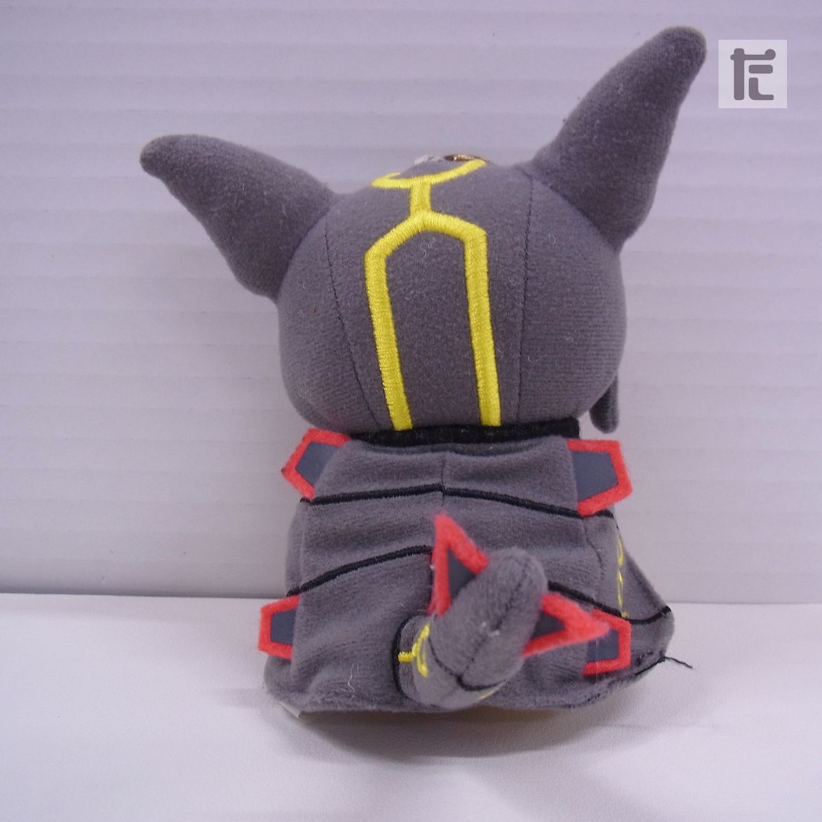 ポケモンセンター マスコット 黒いレックウザのポンチョを着た