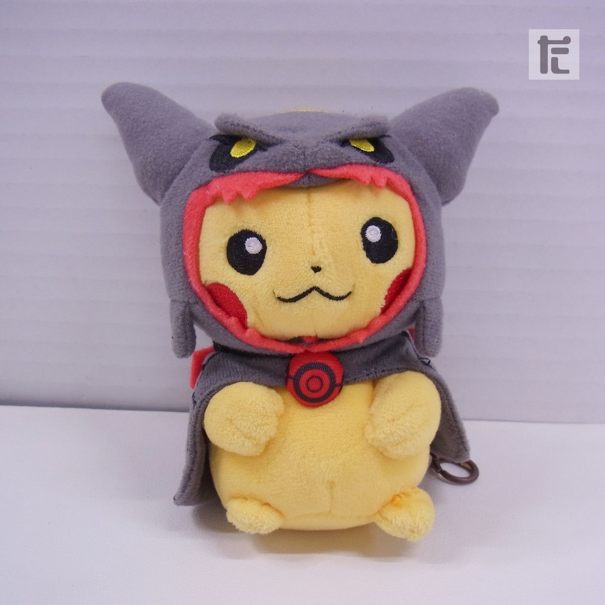 ポケモンセンター マスコット 黒いレックウザのポンチョを着た