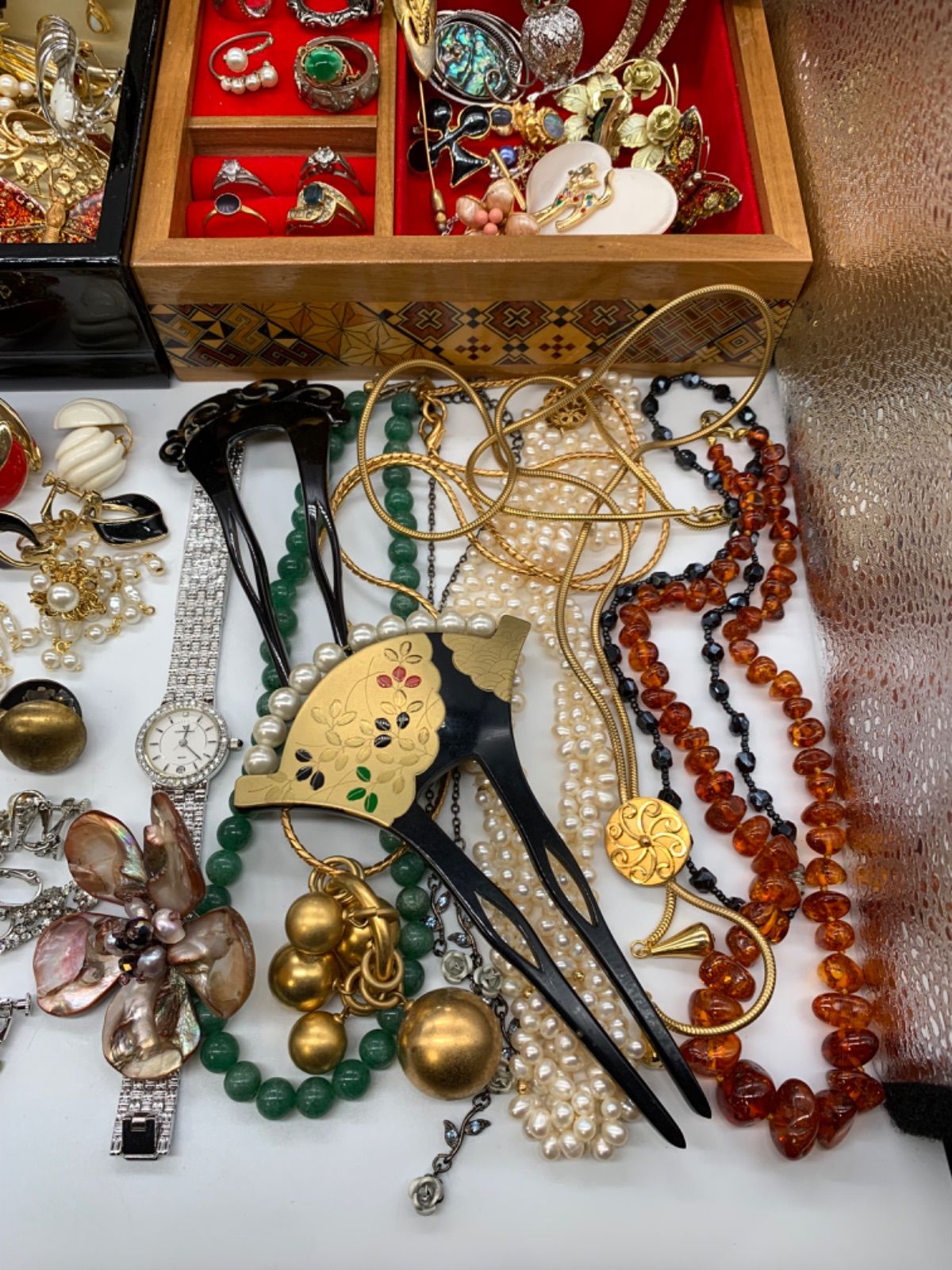 遺品整理 アクセサリー まとめ ブローチ ネックレス イヤリングなどなど生前整理 遺品整理 生前整理 アクセサリー まとめ売り ネックレス リング