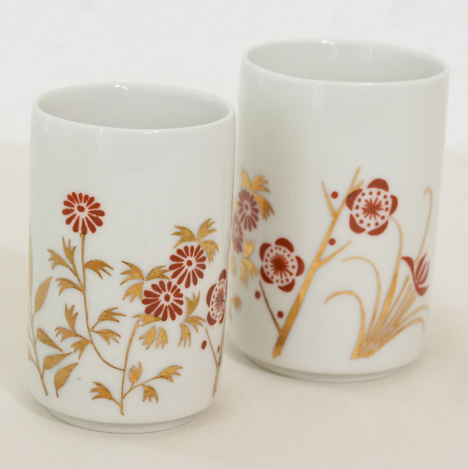 KO]九谷焼 美術湯呑 赤絵金彩 明様五彩 花柄 梅・菖蒲・秋桜 夫婦湯呑