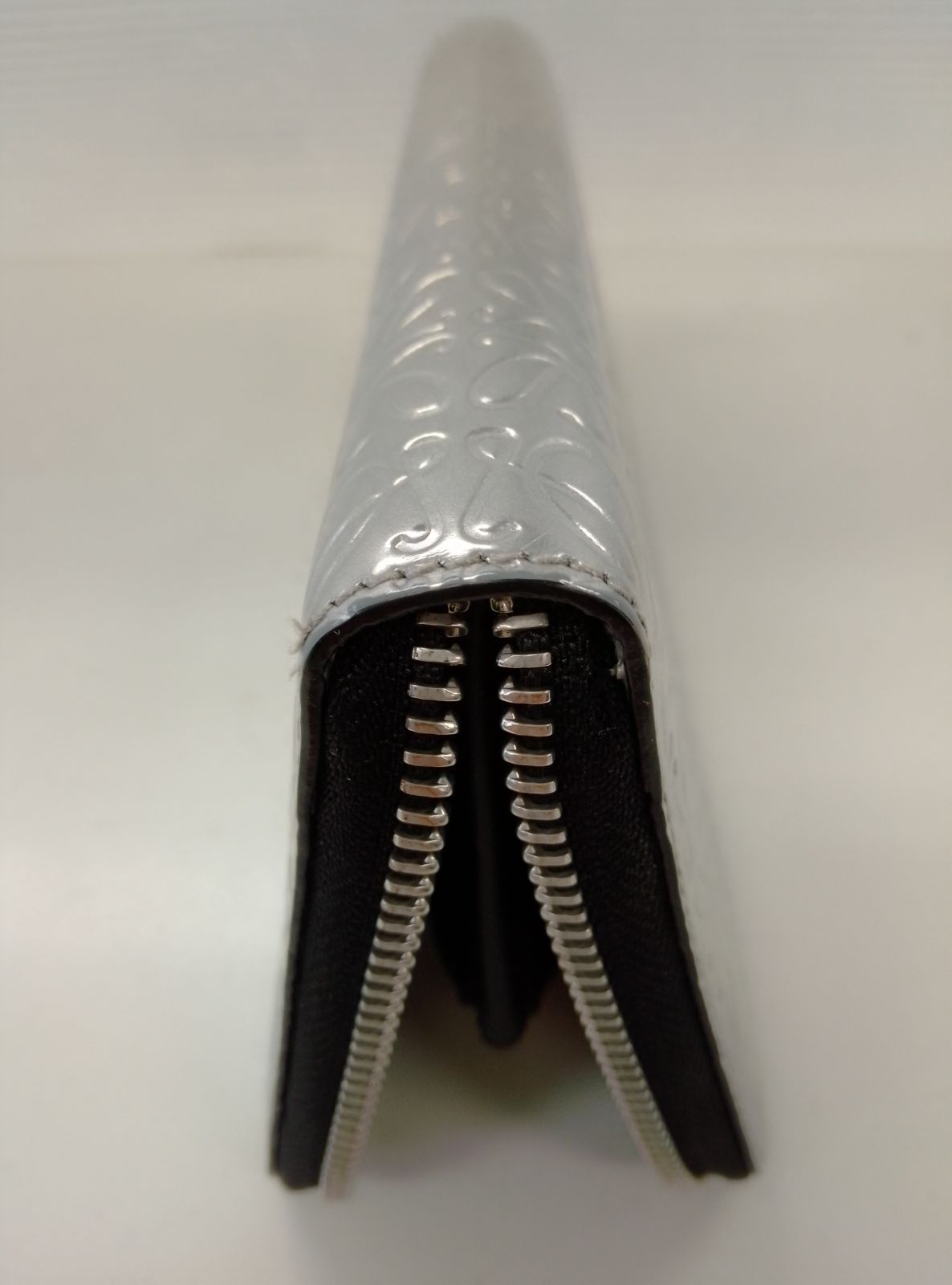 AQB04 ロエベ 美品 リピートアナグラム ラウンドファスナー長財布