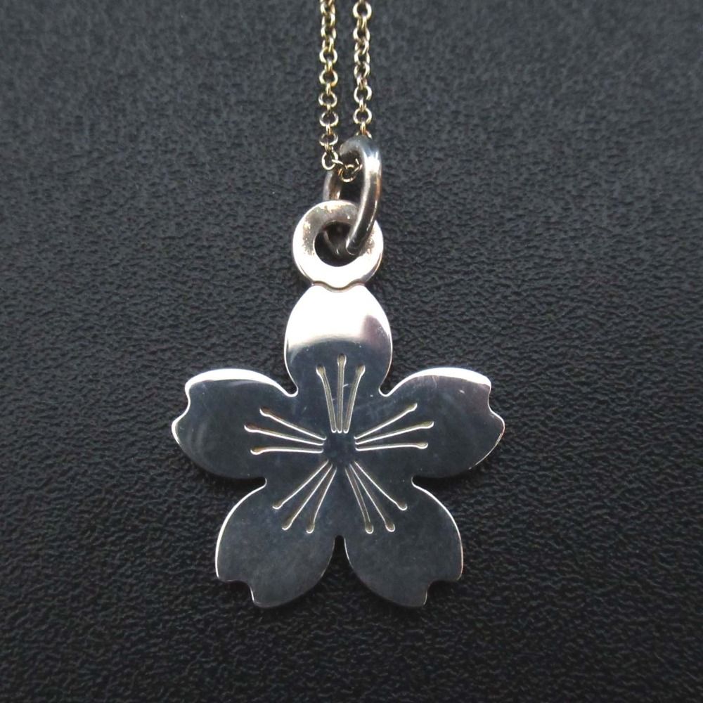Tiffany & Co. シルバーネックレス 桜モチーフ Tiffany & Co. シルバー