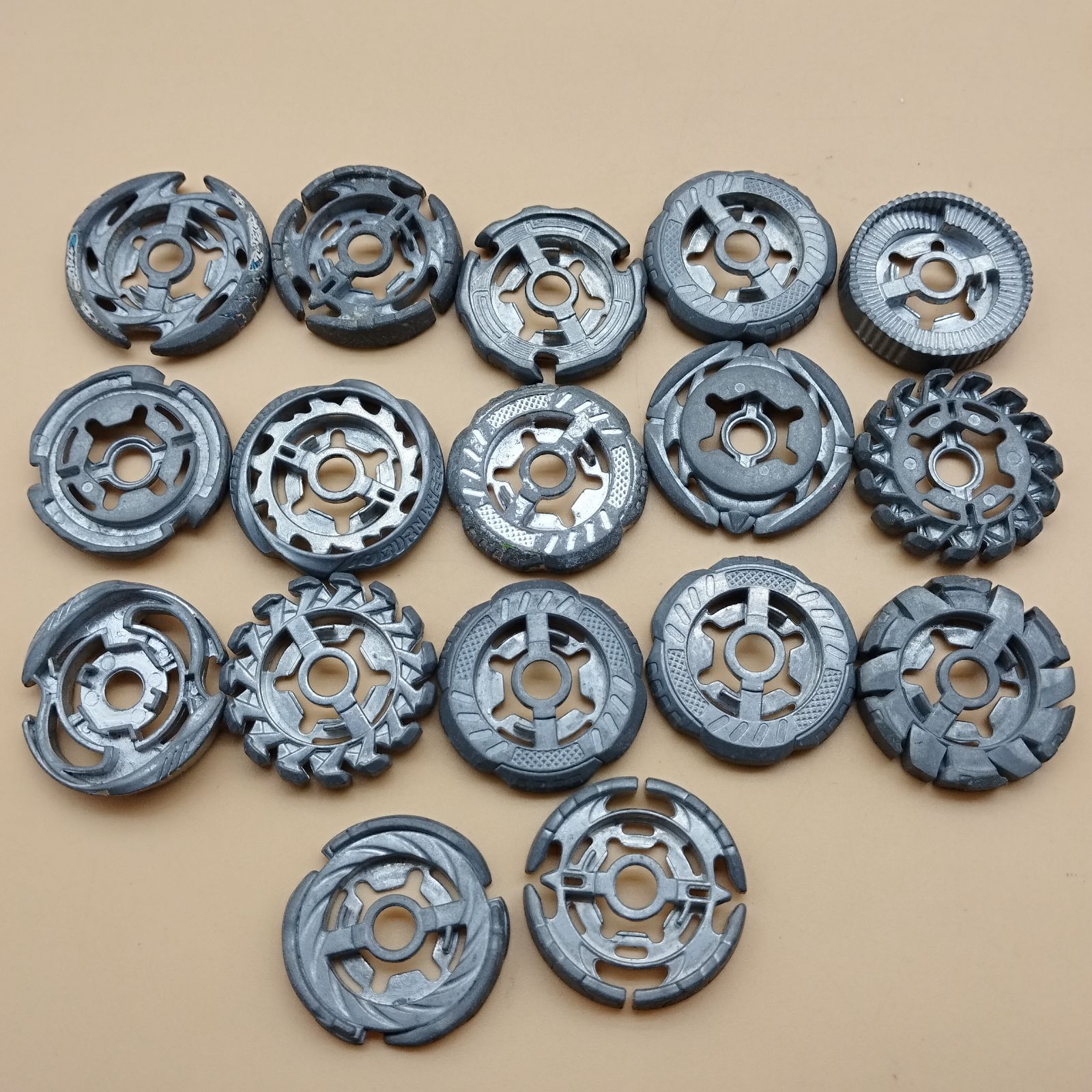 d*3様 ベイブレード セットまとめ売りします！ D31873】ベイブレード まとめ売り ※ジャンク※ - メルカリ