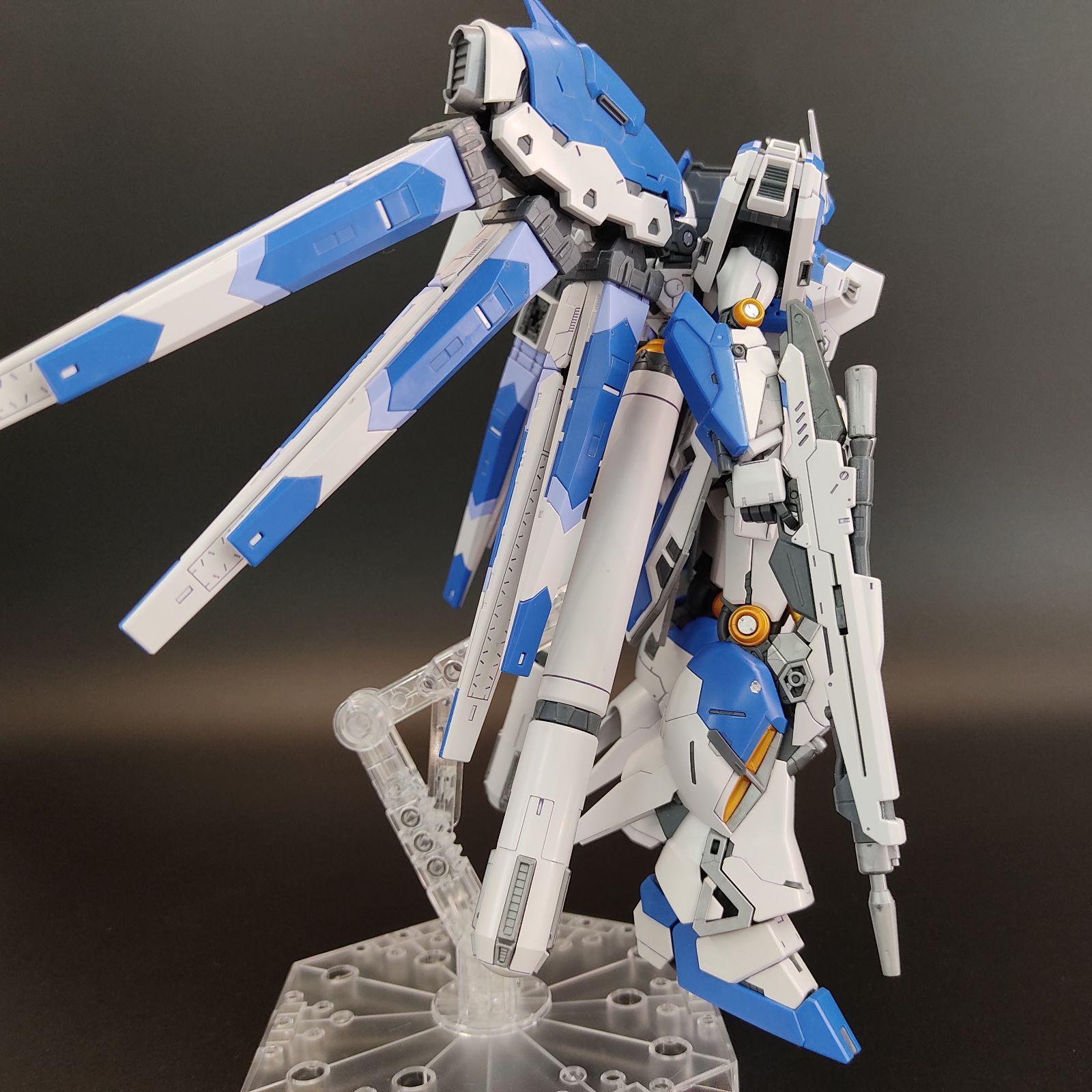 ガンプラ 完成品 ガンプラ、ガンダムみたいなハイレベルなプラモデルが日本で発売！創世