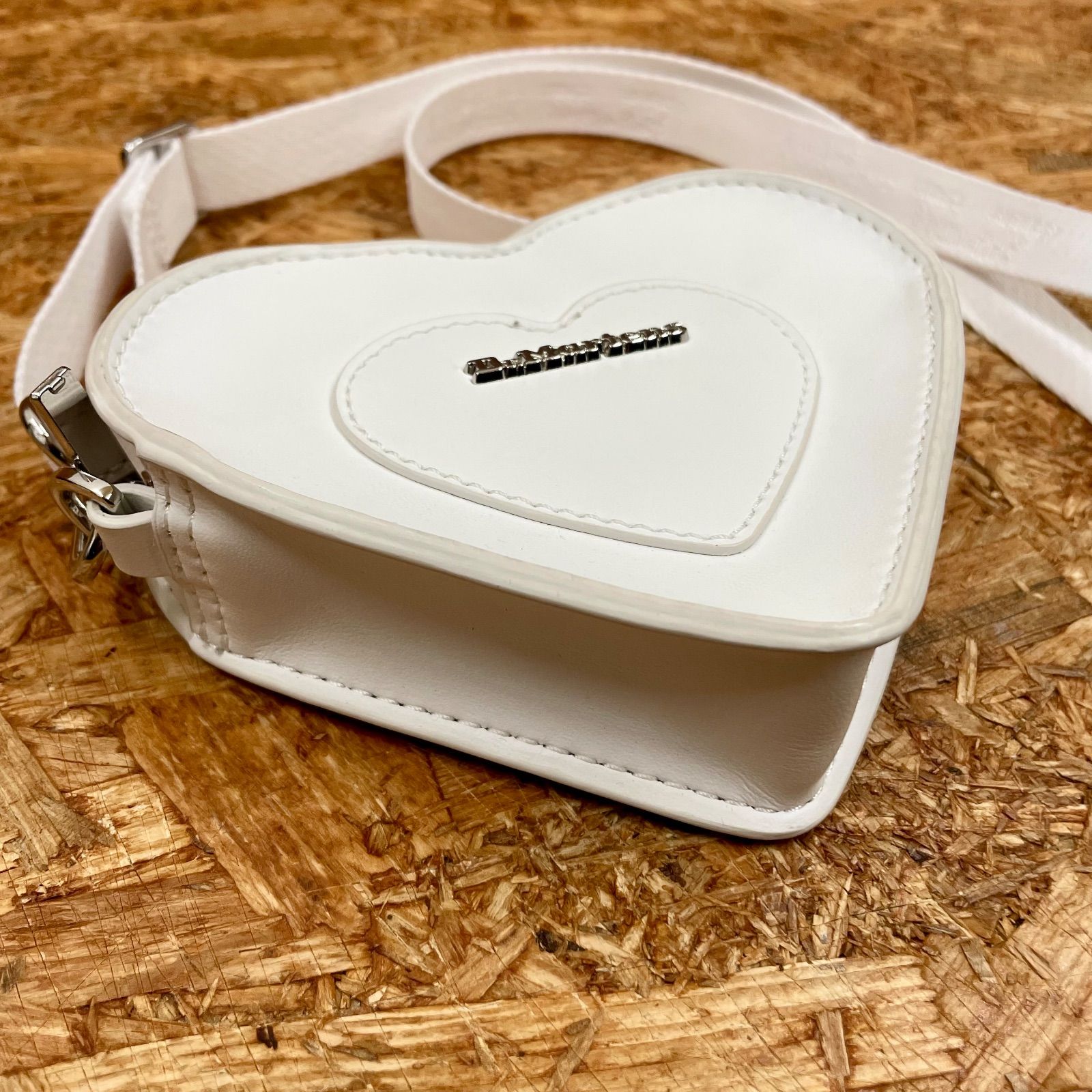 Dr.Martens ミニハート レザー ショルダーバッグ ホワイト ドクター