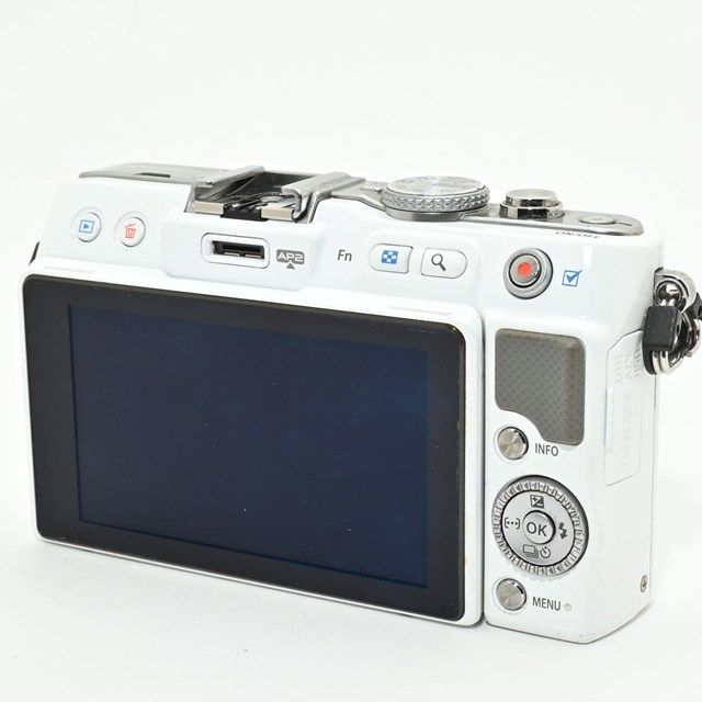 良品＞ OLYMPUS ミラーレス一眼 PEN Lite E-PL3 ボディ ホワイト