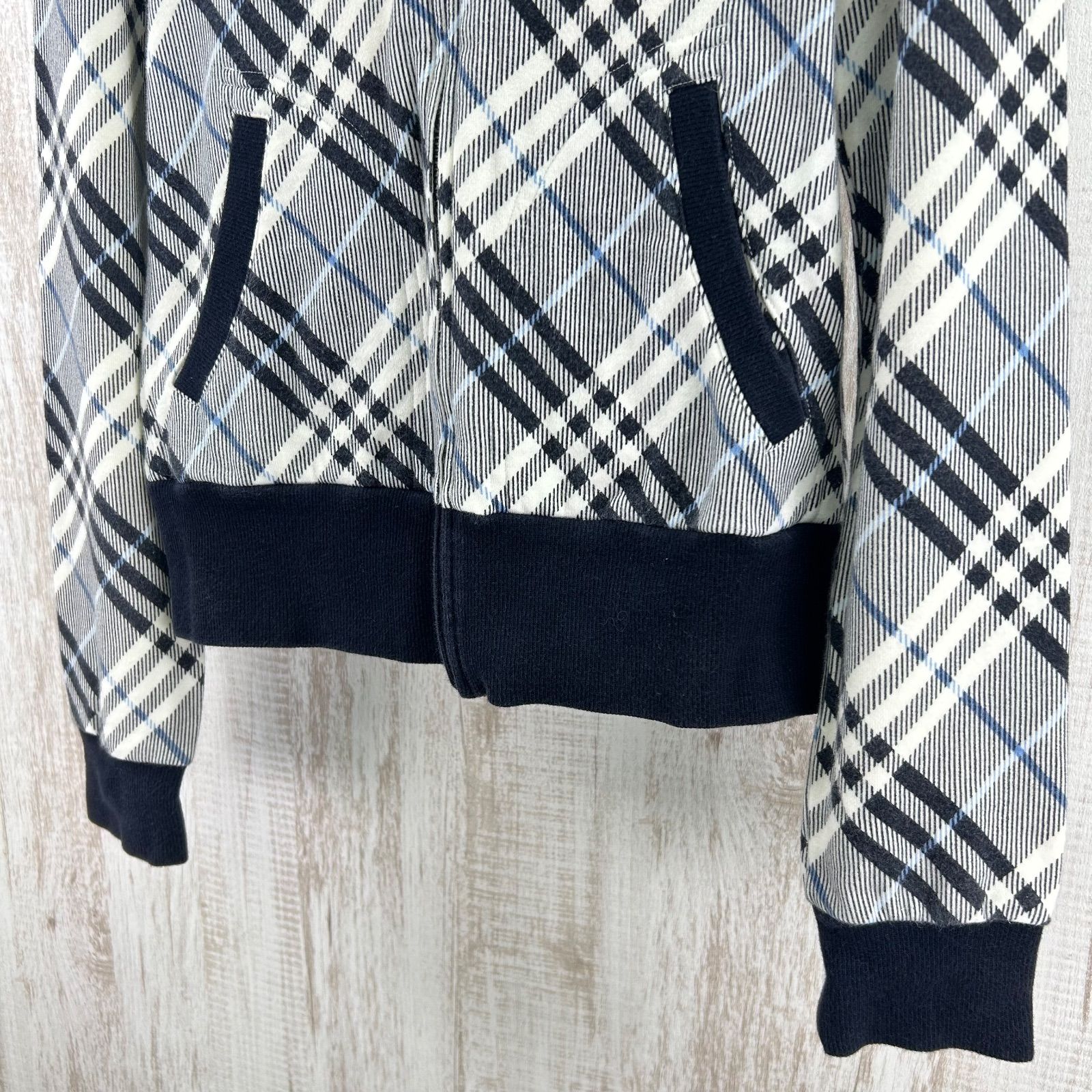 BURBERRY BLUE LABEL バーバリーブルーレーベル ホースロゴ刺繍