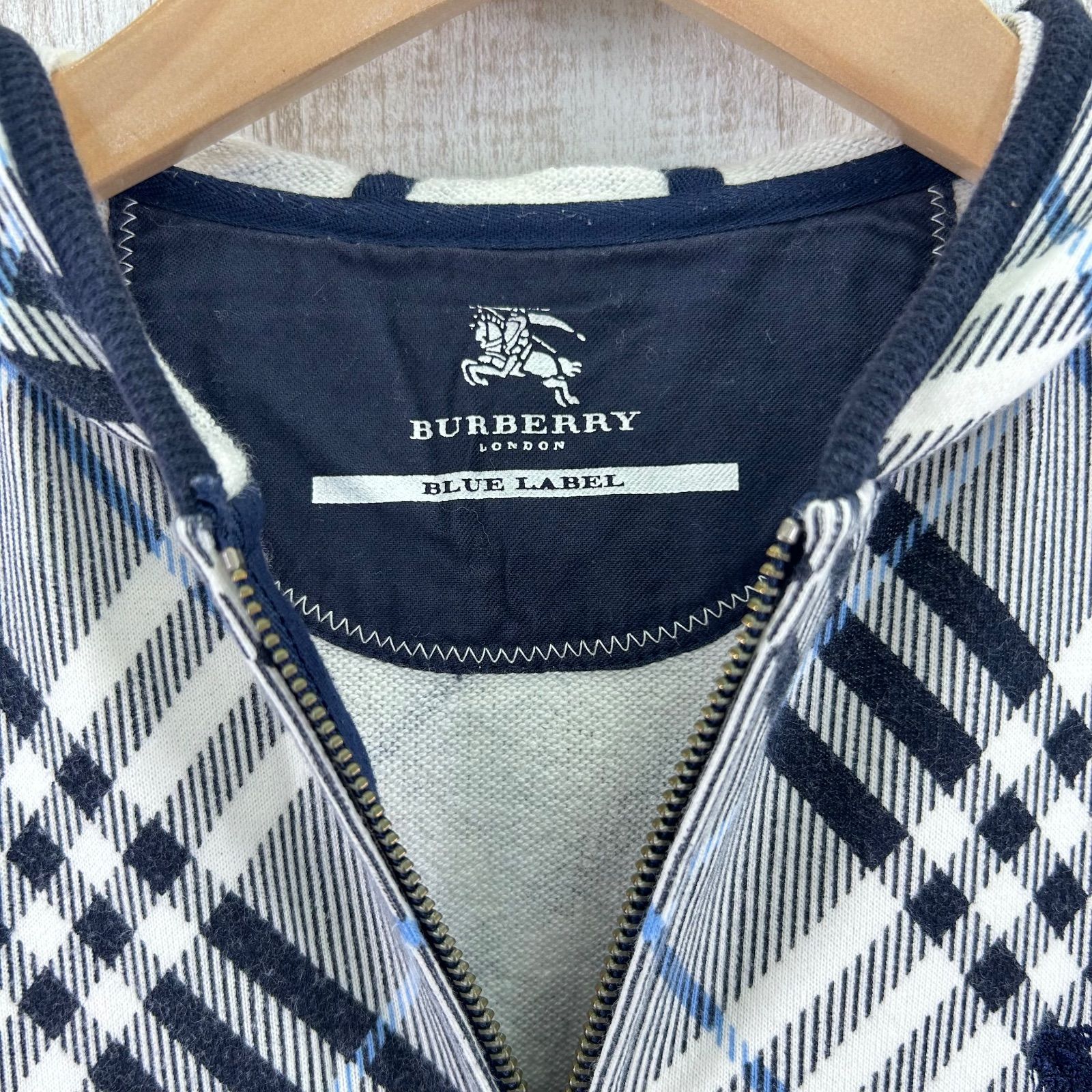 BURBERRY BLUE LABEL バーバリーブルーレーベル ホースロゴ刺繍