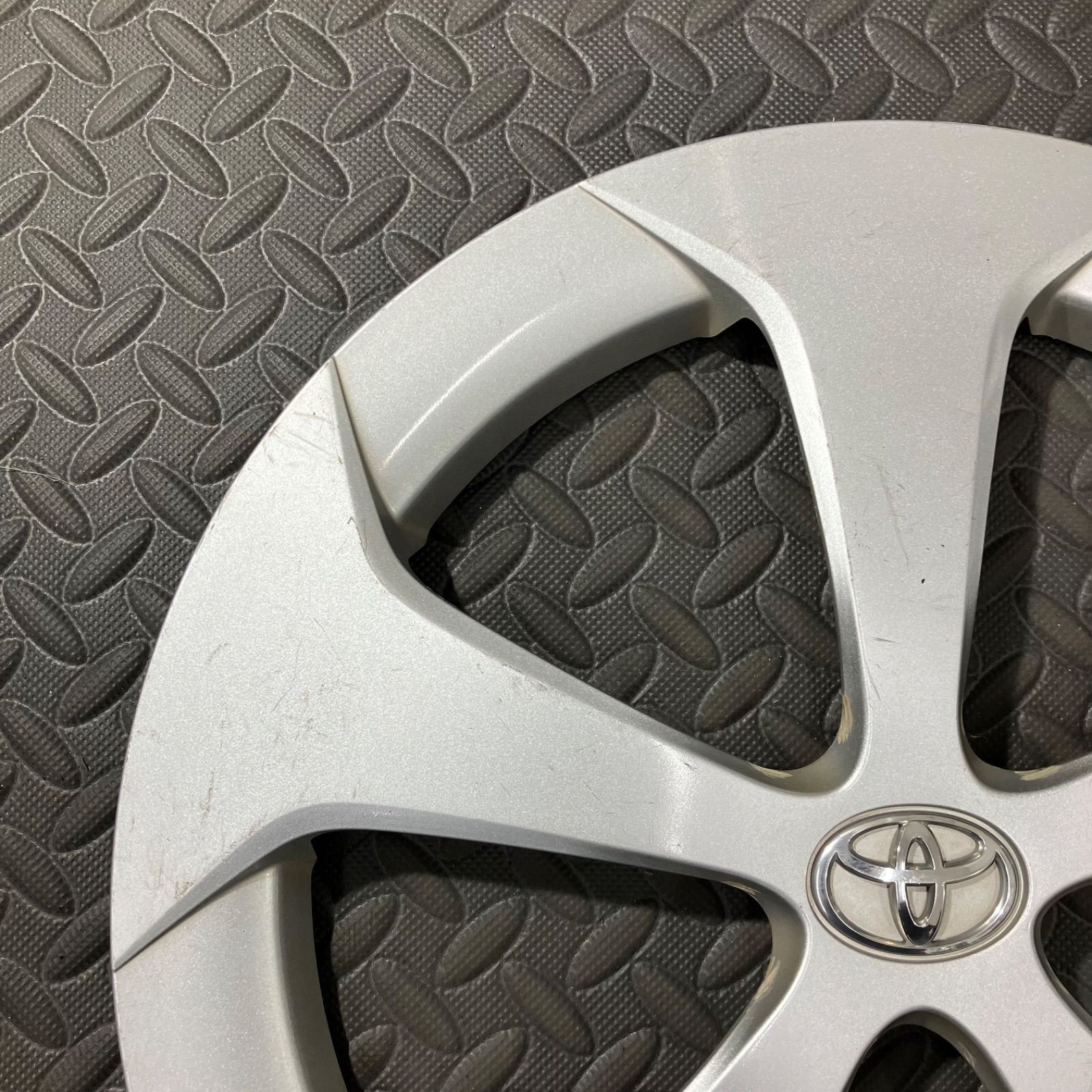 トヨタ プリウス 30系 後期 ホイールキャップ 1枚 ホイールカバー 純正 