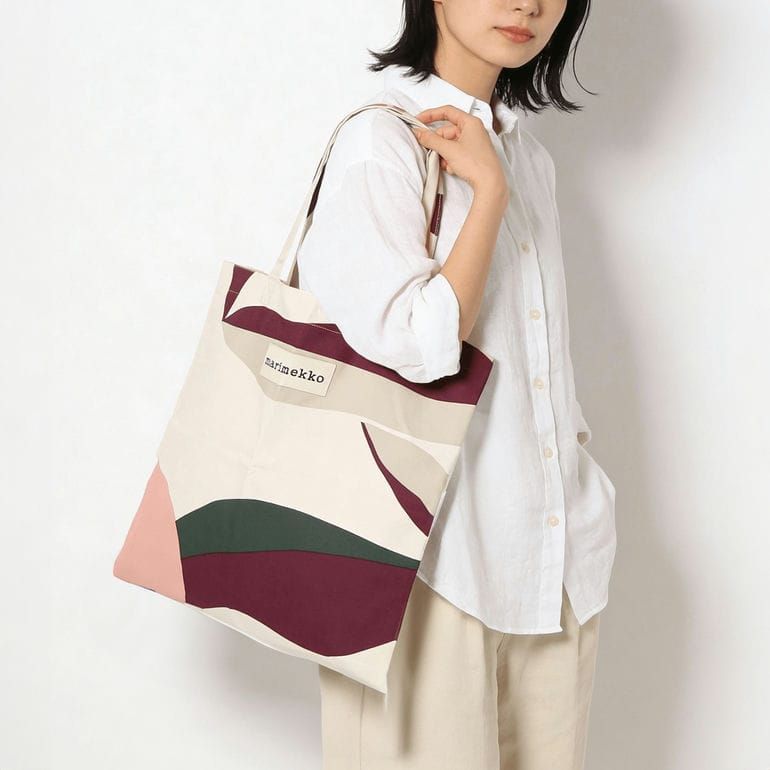 新品 マリメッコ marimekko トートバッグ ベリー ファブリック 