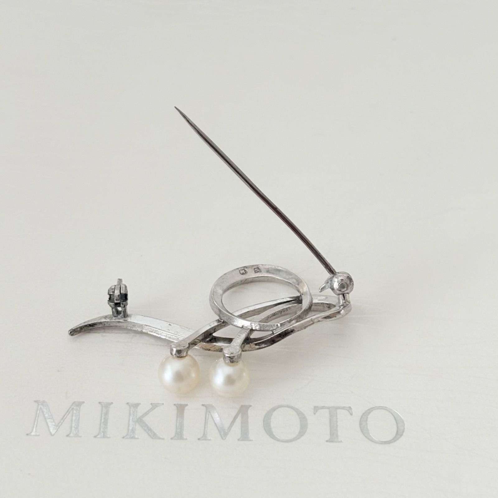 011【ミキモト】シルバー パール ブローチ - メルカリ