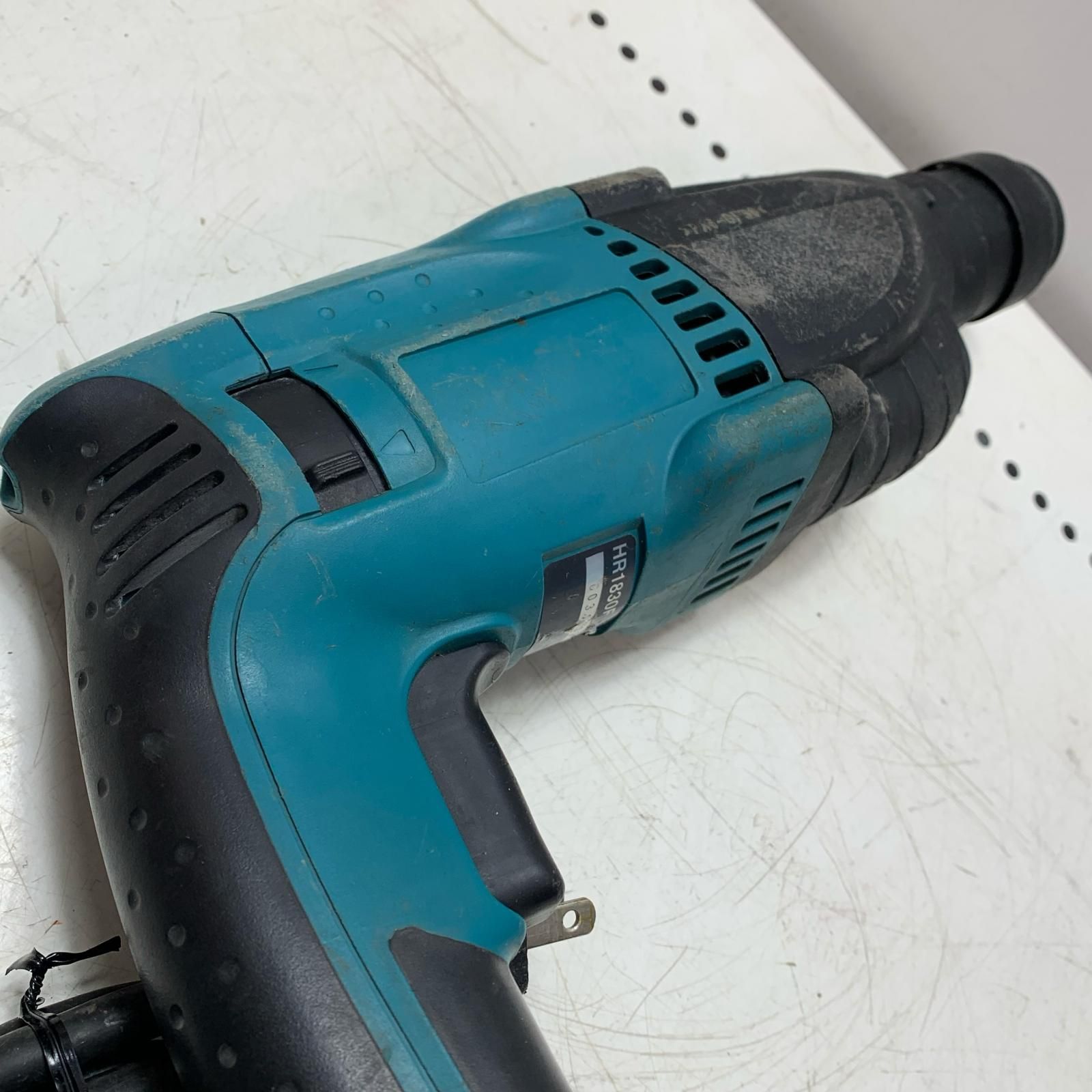 MAKITA マキタ 18mm ハンマドリル HR1830F - メルカリ
