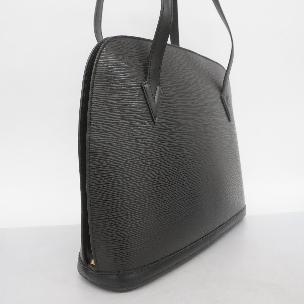 5pd5501-k】ルイヴィトン ショルダーバッグ エピ リュサック M52282