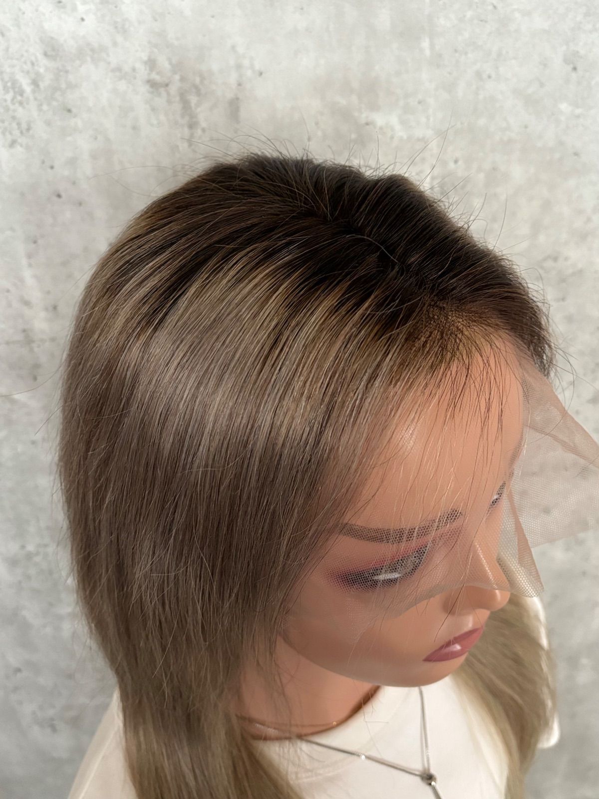 人毛100%フルウィッグ｜アッシュブロンド(根元ダーク)｜耳が出せる