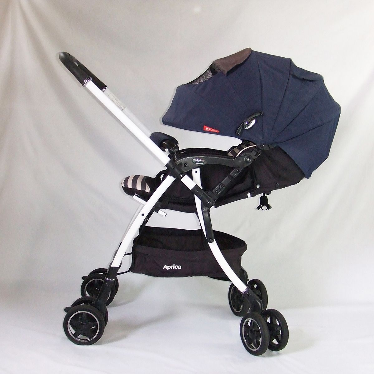 お買い得！ベビーカー 中古 アップリカ ラクーナAD オート4キャス