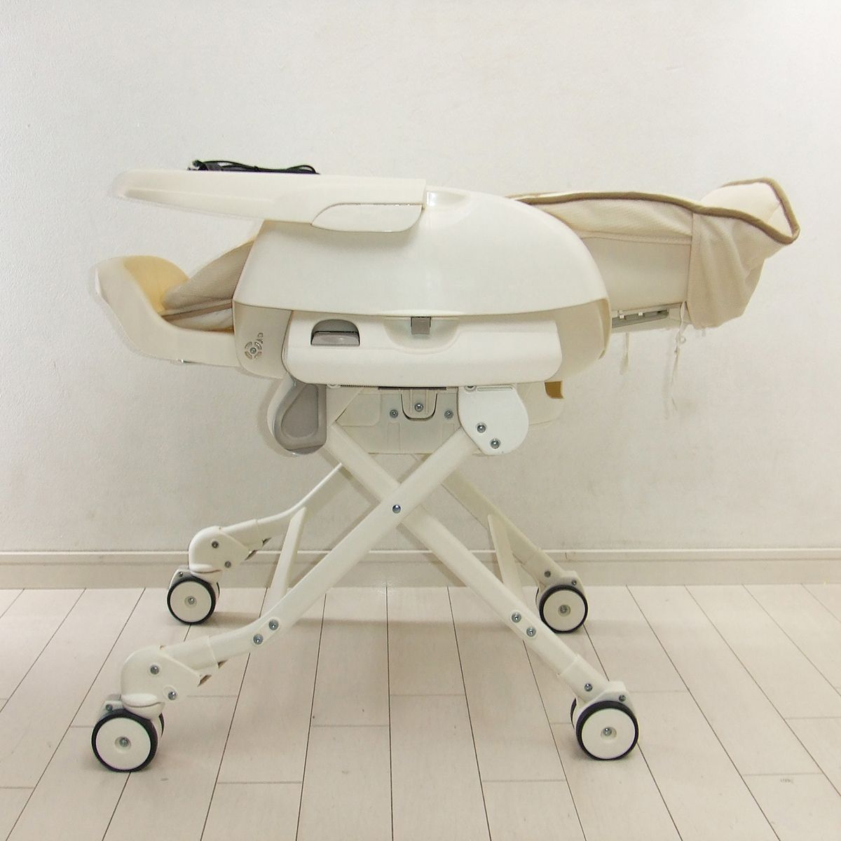 電動 ハイローチェア コンビ ルシエス オートスウィング combi 新生児から 電動 ハイローチェア コンビ ルシエス オートスウィング combi 新生児