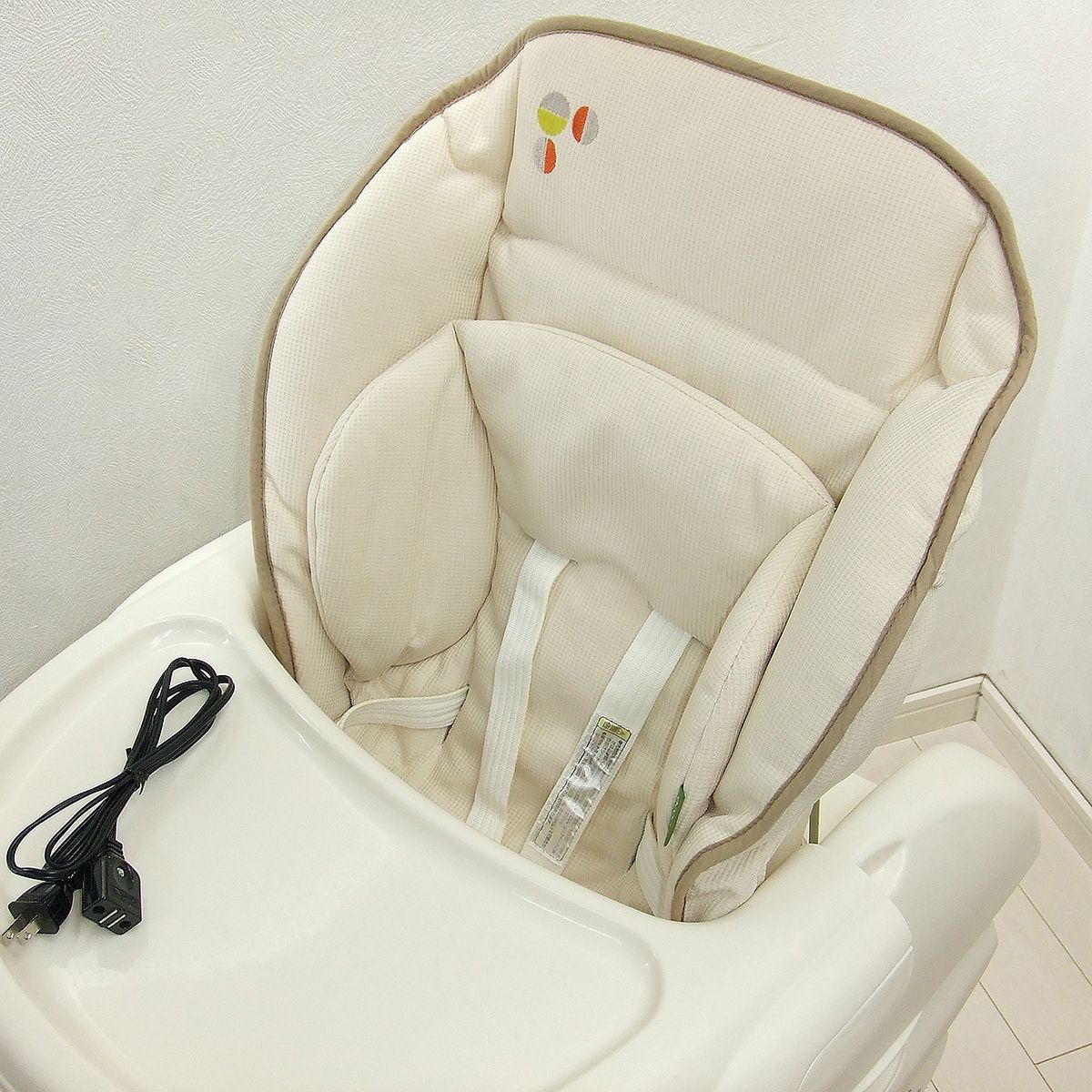 電動 ハイローチェア コンビ ルシエス オートスウィング combi 新生児