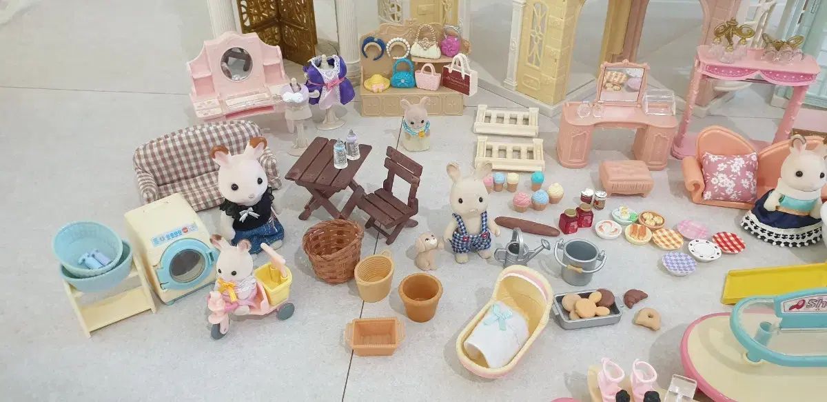 【新品•未使用】シルバニアファミリー⭐️まとめ売り⭐️ シルバニアファミリー まとめ売り - メルカリ