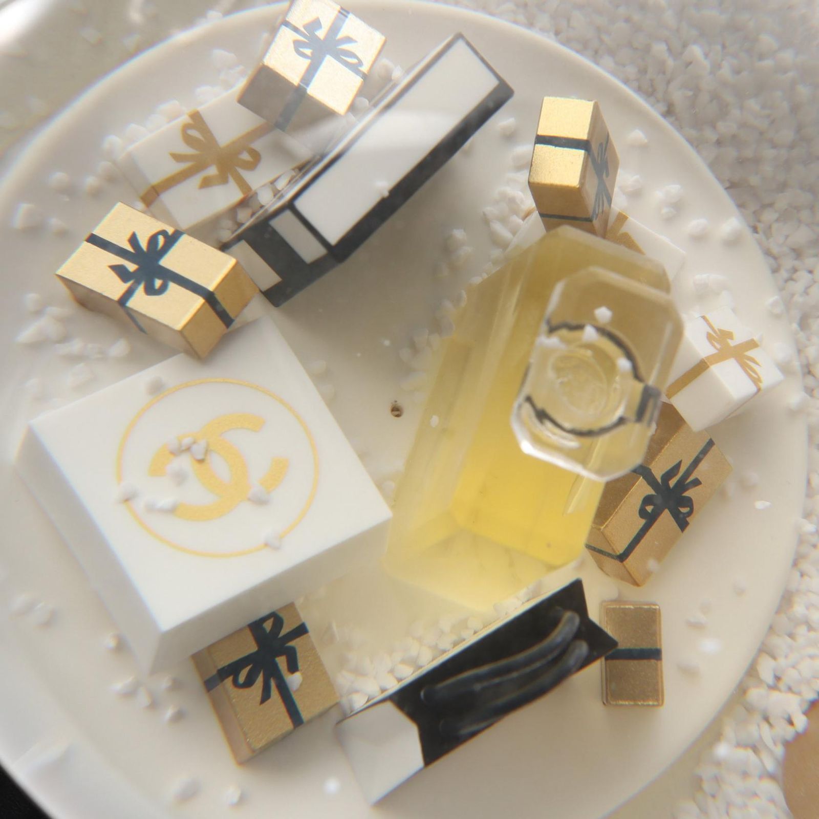 ★シャネル⭐︎スノードーム2023⭐︎クリスマス⭐︎新品 シャネル CHANEL スノードーム 2023 ノベルティ ココマーク No.5