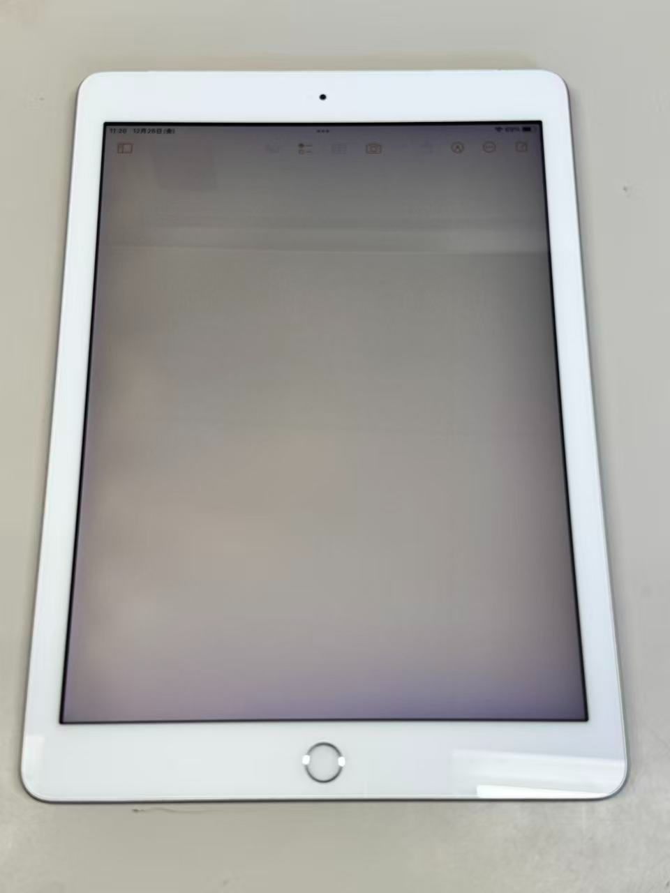 【訳あり】Apple iPad 第6世代 32Gシルバー 訳アリ】iPad 第6世代 32GB シルバー SIMフリー - メルカリ