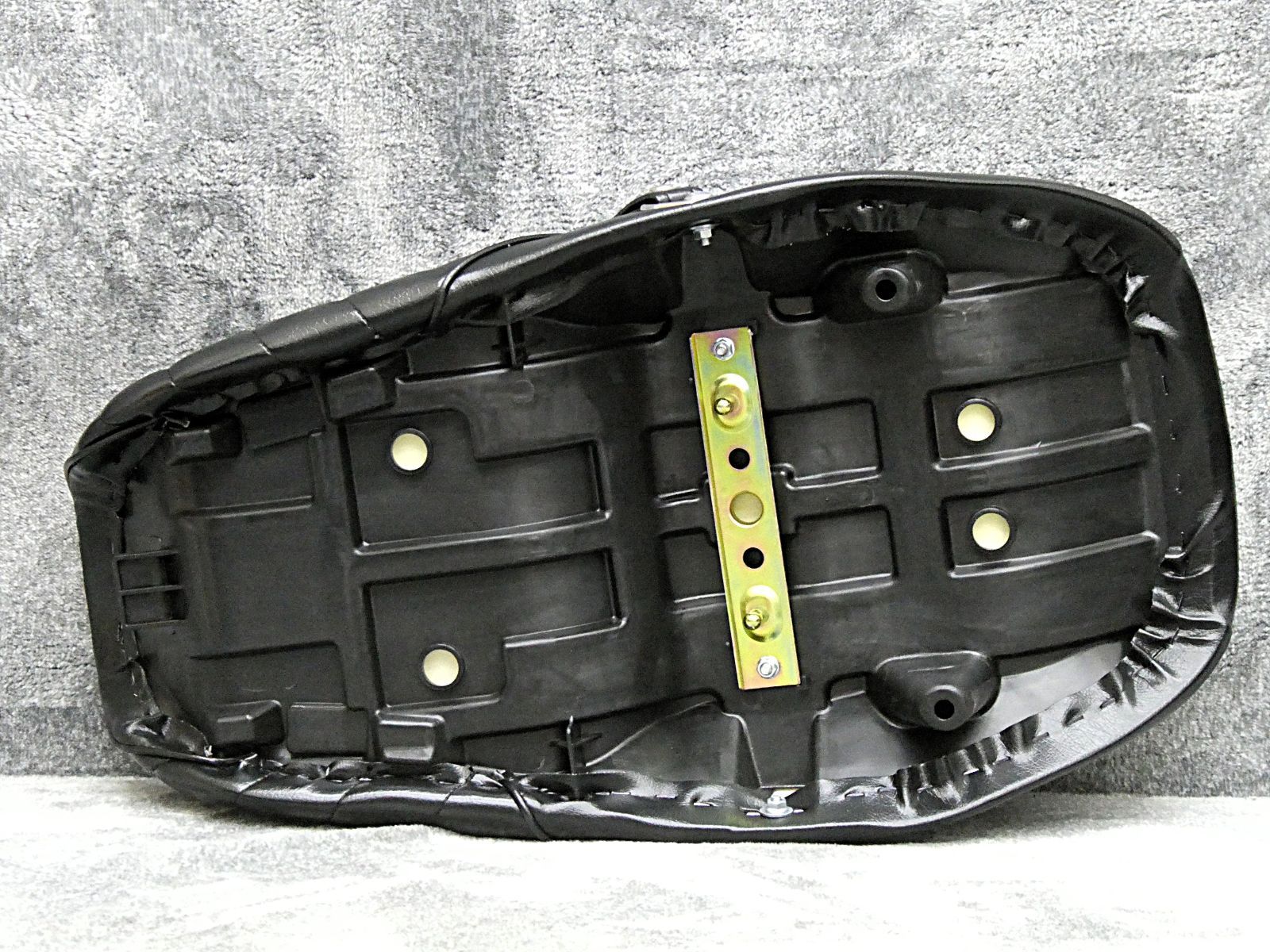 GSX400 インパルス GK79A GK7CA ちょび3段シート アンコ抜き