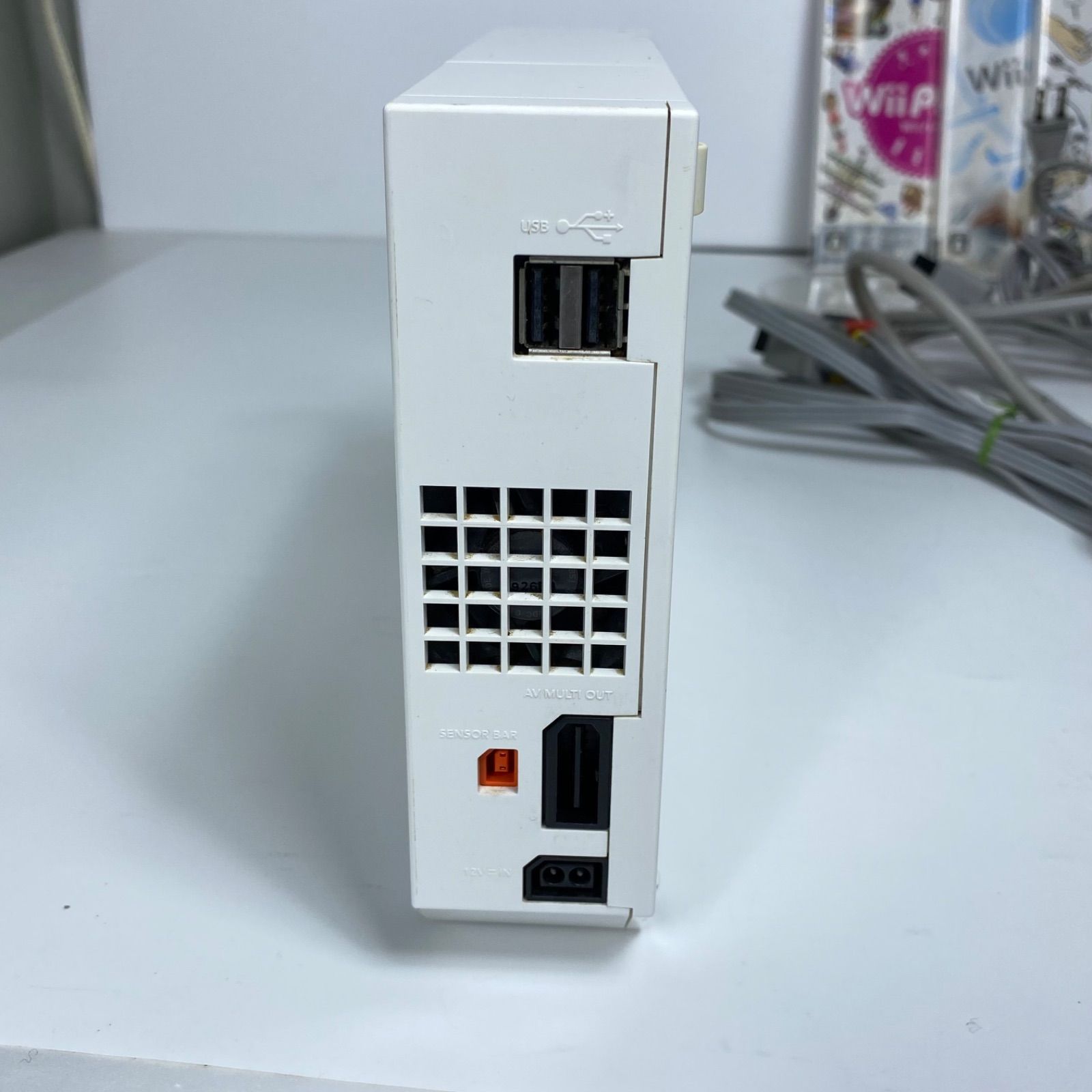 Wii本体 セット 4人で遊べる 動作確認済み リモコン4本 ヌンチャク3本