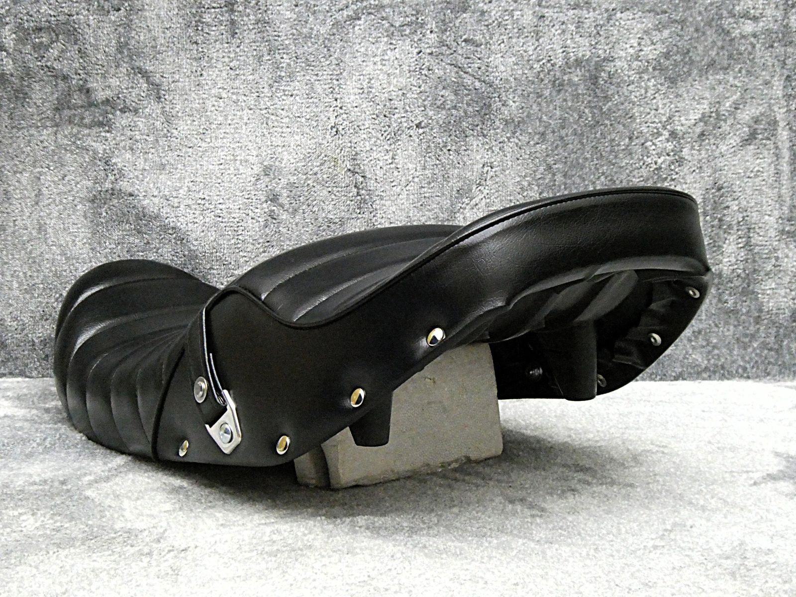 インパルス 後期 新アンコ 鋲打ち 黒皮 タックロールシート /ブラック