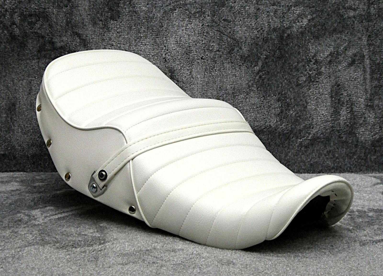 インパルス 後期 新アンコ 鋲打ち 白皮 タックロールシート /ホワイト