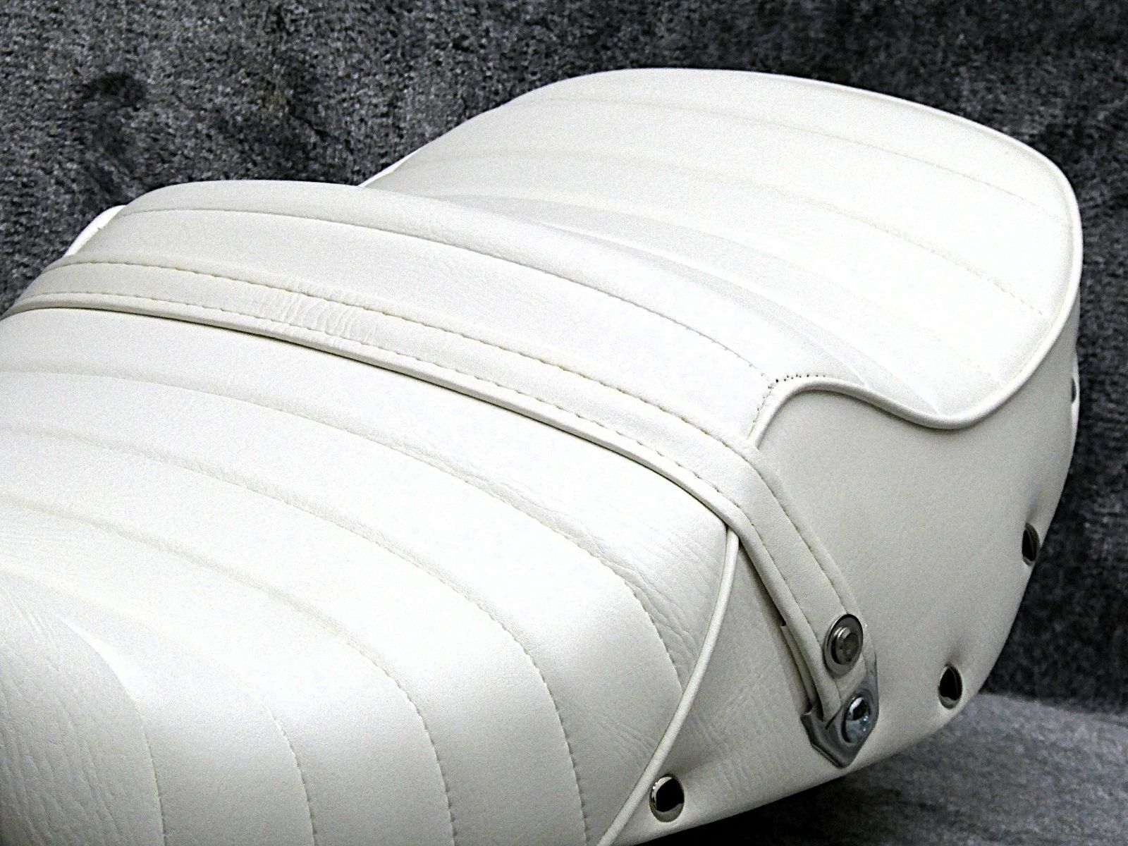 インパルス後期 新ローダウン 鋲打ち 白皮 タックロールシート/GK7CA インパルス 後期 新アンコ 鋲打ち 白皮 タックロールシート /ホワイト