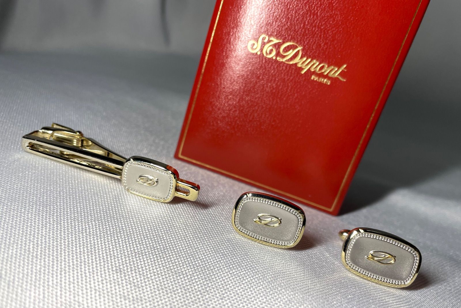 美品 S.T.Dupont デュポン Dロゴ ゴールド＆艶消しシルバー カフス