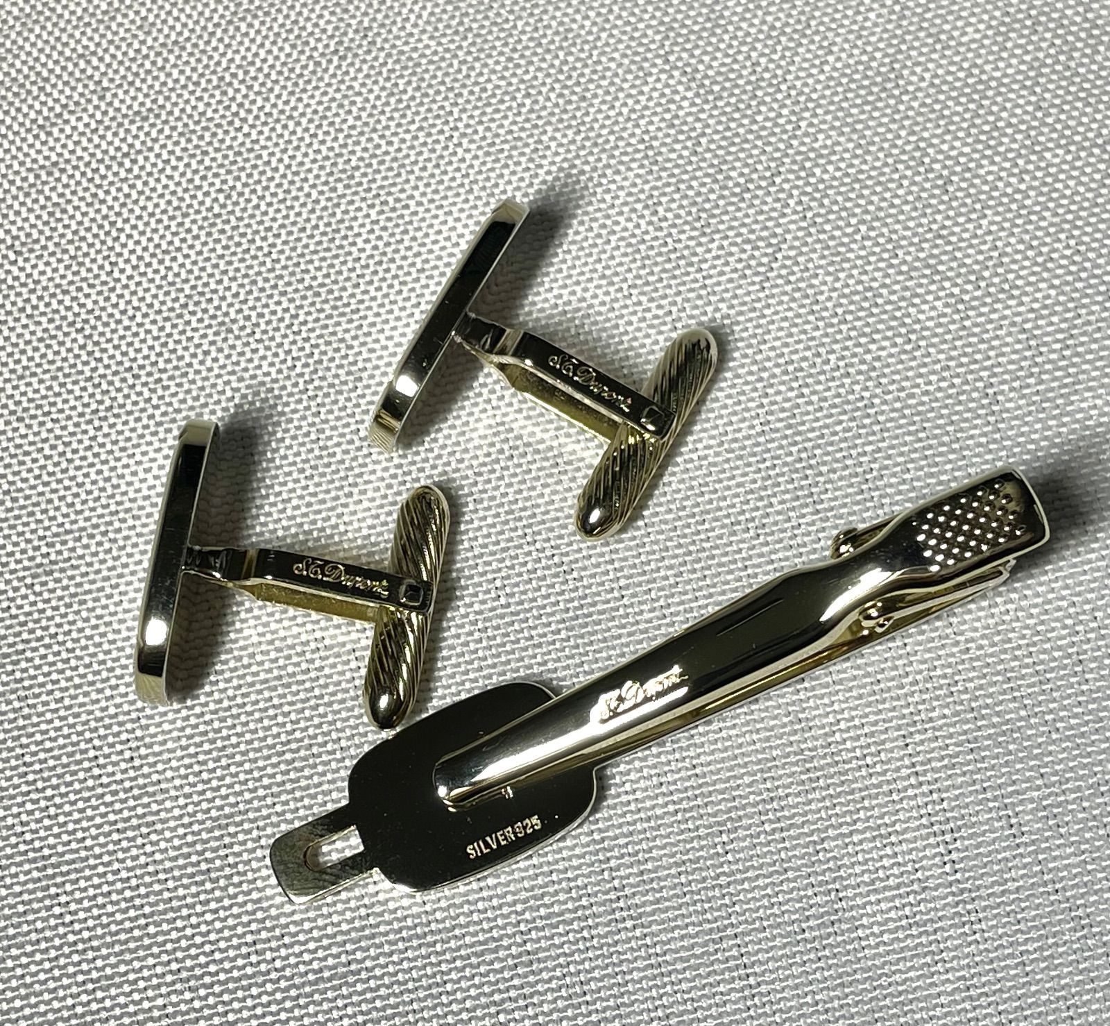 美品 S.T.Dupont デュポン Dロゴ ゴールド＆艶消しシルバー カフス